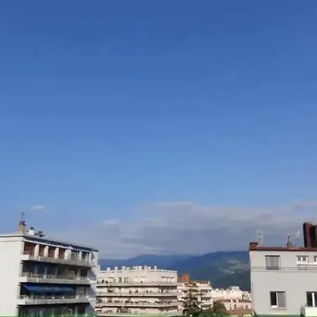 公寓 One Bedroom In A Shared With Mountain View